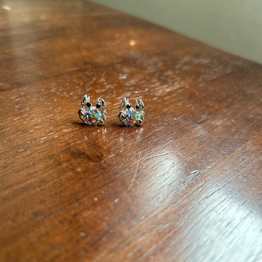 Beautiful Silver Crab Earrings Multicolor